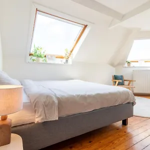 https://apt-cozy-studio-nearby-old-town.hotelsghent.com