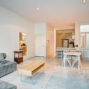 https://deluxe-three-bedroom-apartment-in-the-heart-of-antwerp.hotelsantwerp.net
