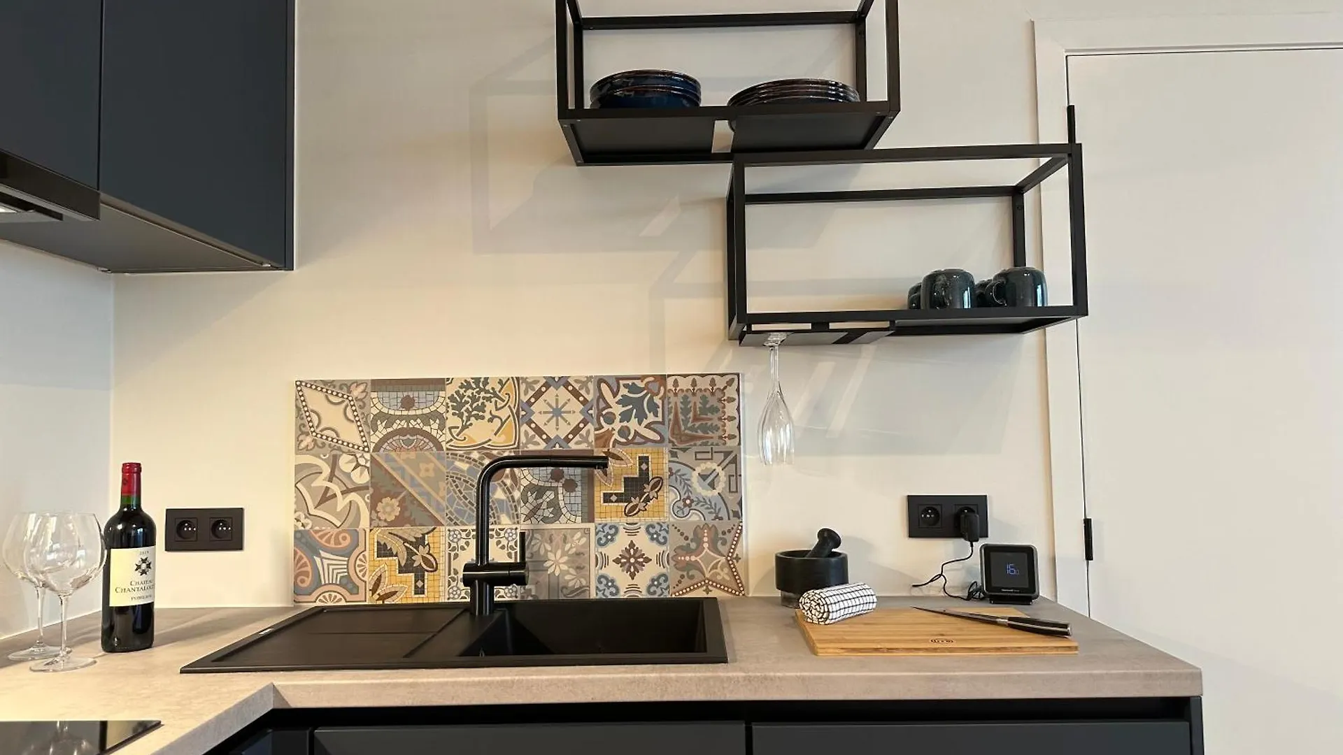 Home Away From Home By The Beach Ostend Apartment